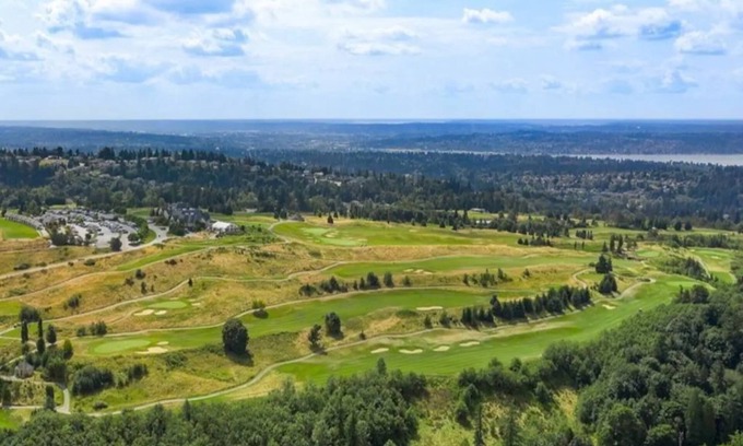 Cougar Mountain Casa | Panoramic Views, Theater, Gym: 2000+ sqft Getaway