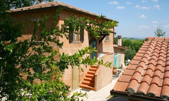 Montepulciano Villa | Hermosa casa rural en una posición panorámica con piscina y jardín. Montepulciano.