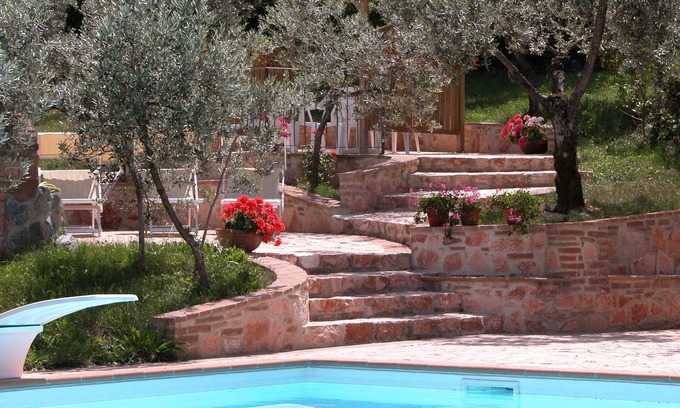 Foligno Villa | Villa panorámica, con picina privada, en un parque natural.