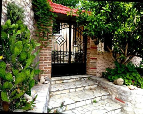 Lepreo Casa | Panorea's Stone House