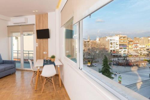 Komotini Apartamento | Pantheon square view 2