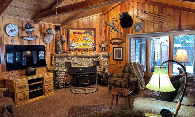 Red River Cabina | Papa Bears Cabin on the Red River in Red River, NM