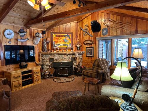 Red River Casa | Papa Bears Cabin On The Red River In Red River, Nm