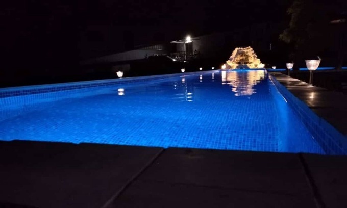 Cantón de Liberia Cabina | Papagayo ,full Equipado, Aire he Internet Para 4 Personas, Apta Para Mascotas