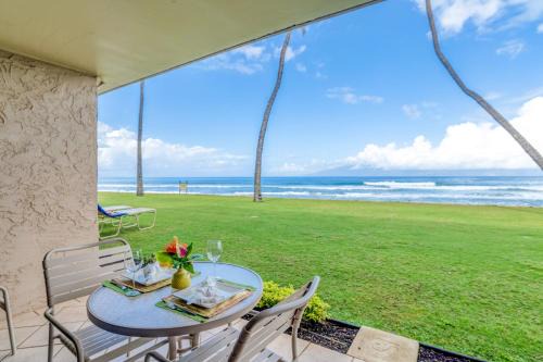 Historic Lahaina Front Street Casa | Papakea F105
