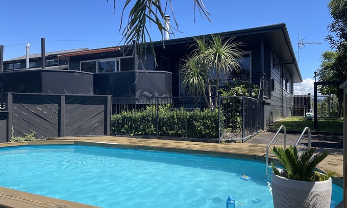 Papamoa Beach Casa | Papamoa beach, house with pool & spa, quick 4 min walk to the beach!