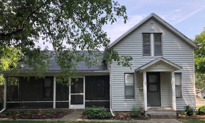 Papillion Casa | Papio Retreat - Walk to Downtown