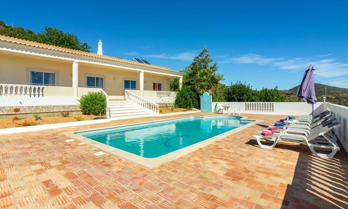 Vale Grande Casa | Paraíso by Interhome