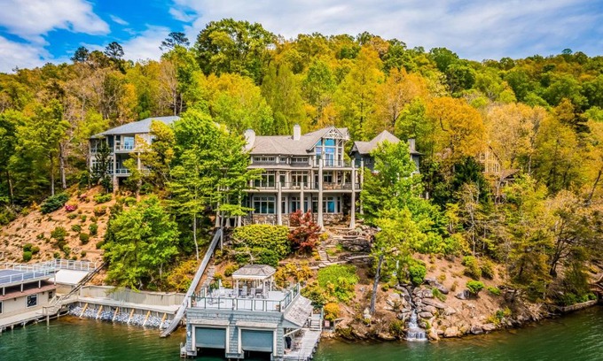 Lake Lure Casa | Parabull's Point