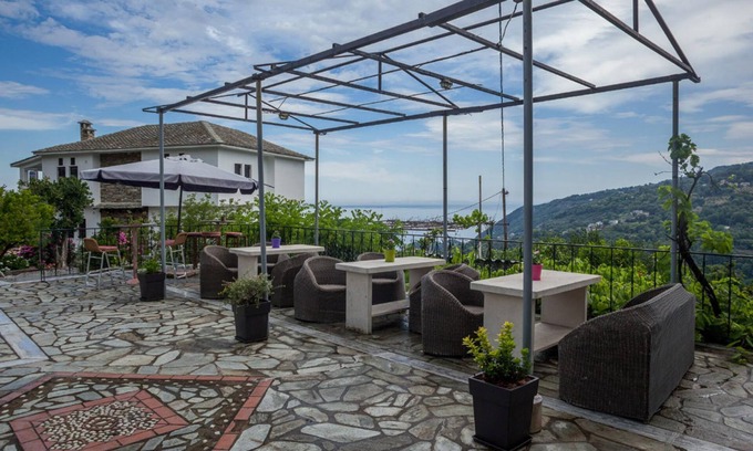 Agios Dimitrios Apartamento | Paradeisos Flatlet With Garden View