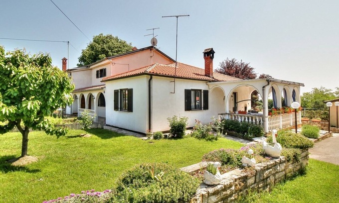Basanija Apartamento | PARADINOVIĆ house with apartments / Paradinovic ROOM