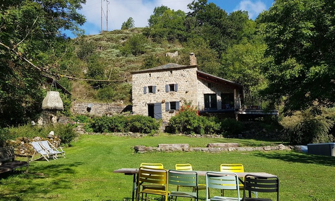 Intres Casa | Paradis Familial en Ardèche Avec Rivière, Jacuzzi et Sauna, au Grand Calme