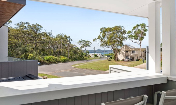 Soldiers Point Casa | Paradise, 1-2B Bagnall Ave - water views, air con, Wi-Fi, Dog Friendly