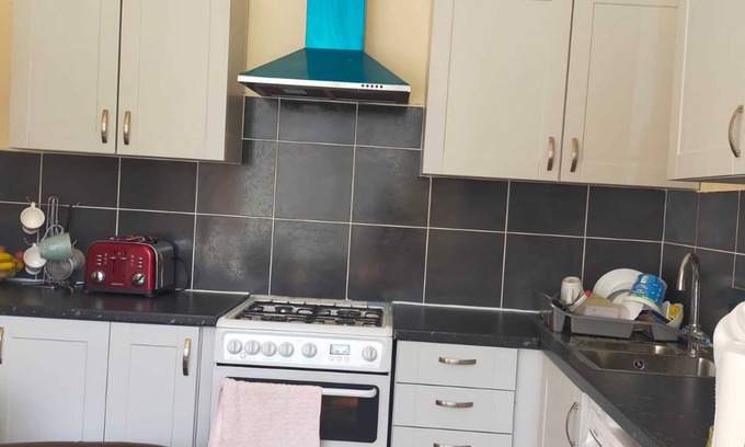 Bradford Hotel | Paradise Apartment- Female Only