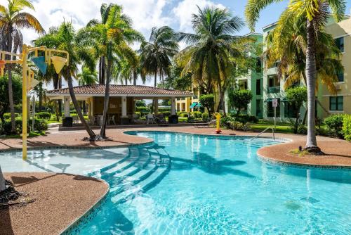 Mediania Alta Apartamento | Paradise at Aquatika Poolfront with Private Beach