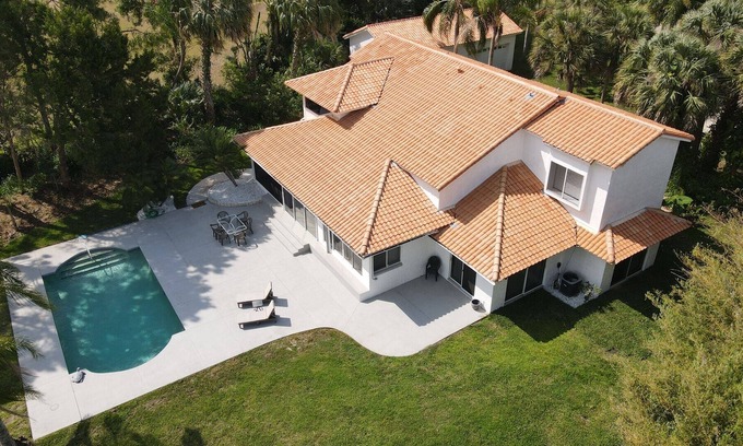 Clermont Casa | Paradise at Swiss! Completely private pool overlooking Lake Sumner!