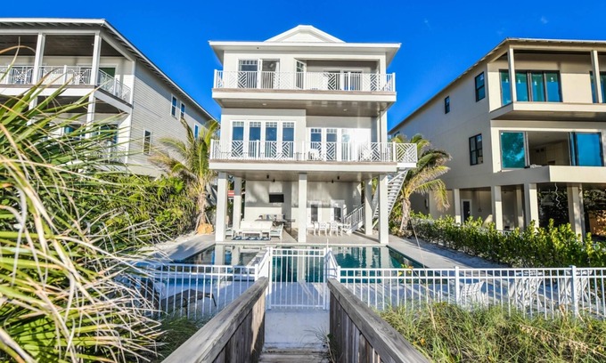 Bradenton Beach Casa | Paradise Beach by AMI Locals