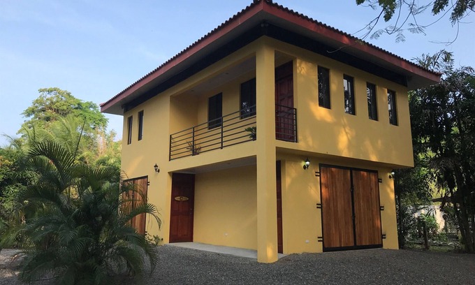 Esterillos Casa | ¡Paraíso! ¡Escucha las olas! Nueva casa de playa con piscina privada!