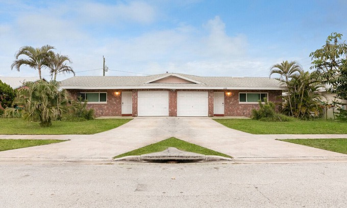 Indialantic Casa | Paradise Beach House -1 min walk to Ocean!