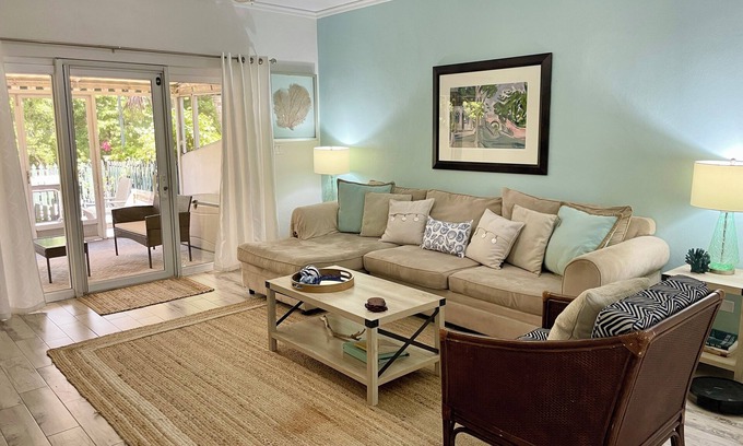 Paradise Island Condominio | Paradise Found at Bayview