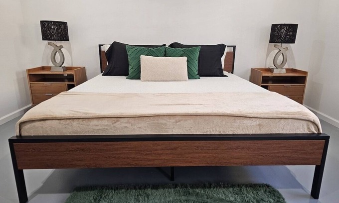 Cedar Crest Casa | Paradise Bungalow 4bdrm Bishop Arts Downtown Adjacent