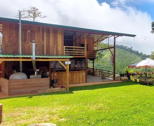 San Isidro de El General Casa | Paradise Mountain