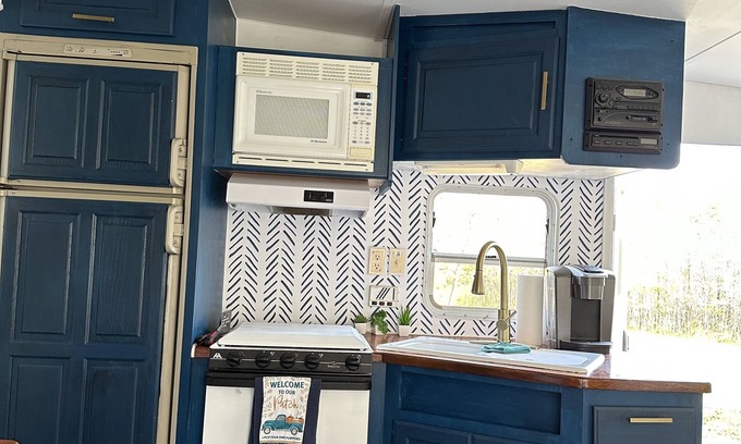 Alton Casa | Paradise Farm - 1 Bedroom RV