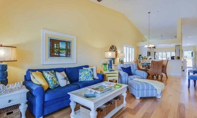 Naples Condominio | Paradise Found At Falling Waters Beach Resort