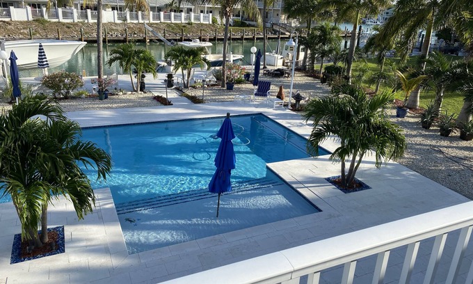 Marathon Casa | Paradise Found