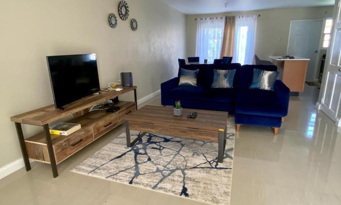 Boscobel Casa | Paradise Heaven is a cheerful 2 bedroom townhouse