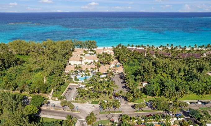 Paradise Island Villa | Paradise Island 9A-Sunrise Beach Club-Beachfront- Hurricane No afectado