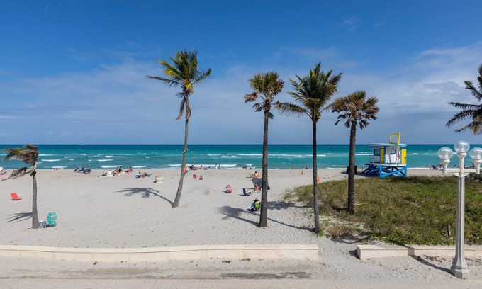 Hollywood Apartamento | Paradise Oceanfront HBH