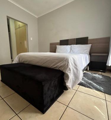 Kareeberg Casa | Paradise on 40 Boekenhout St