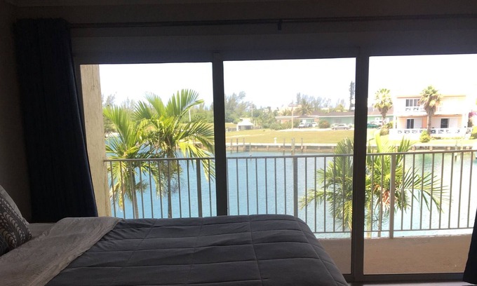 Bahamia West Condominio | Paraíso en el agua!