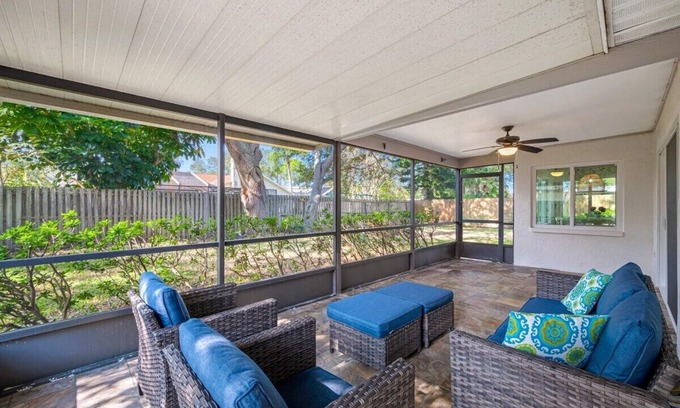 Palm Harbor Casa | Paradise Palms: Spacious 3-Bedroom Home in Palm Harbor with Game Room and Private Yard