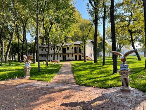 Polski Trambesh Casa | Paradise Park
