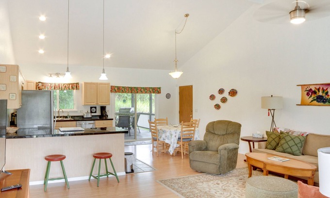 Keaau Casa | Paradise Park Vacation Rental ~ 4 Mi to Shoreline!