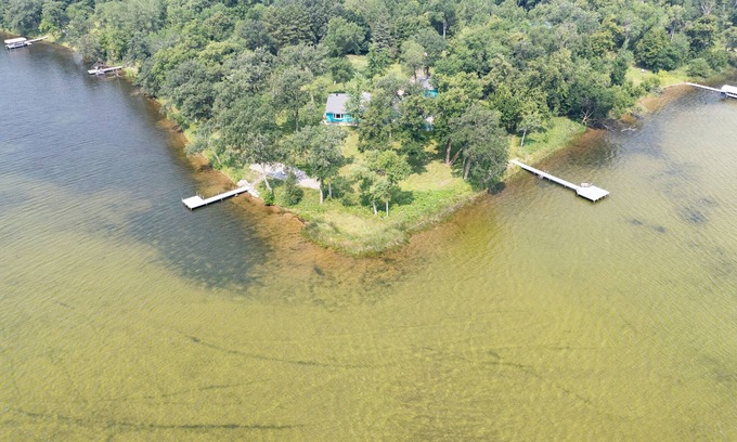 Battle Lake Casa | Paradise Point Family Retreat – Spacious Lake Home. Sleeps 18,Room to Entertain!