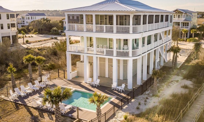 Pawleys Island Casa | Paradise Point: Luxury Beachfront Home with Views