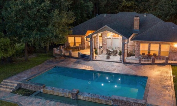 Willis Casa | Paradise Point - Lake Front Villa w/Infinity Pool!