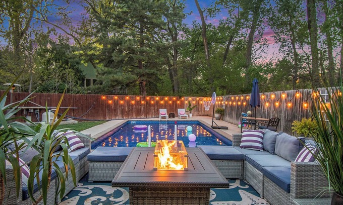 West Omaha Casa | Paradise Pool House