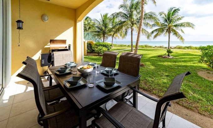 Bahamas Terrace Condominio | Paradise Retreat, A Tropical Oceanfront Villa