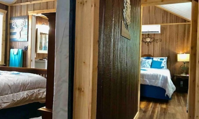 Ingram Cabina | Paradise River Cabin #7