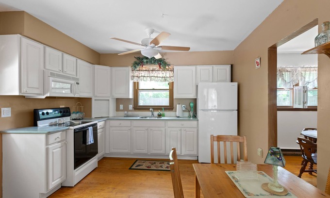 Southold Cabaña | Paradise Shores Beach Cottage | Cottage in Southold near private beach