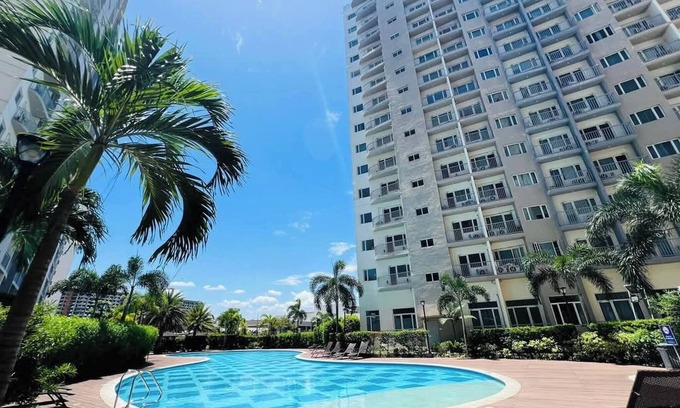 Las Pinas Condominio | Paradise Staycation At South!