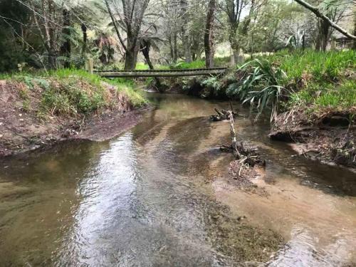Rotorua Apartamento | Paradise Valley Getaway - Farm Cottage with Stream
