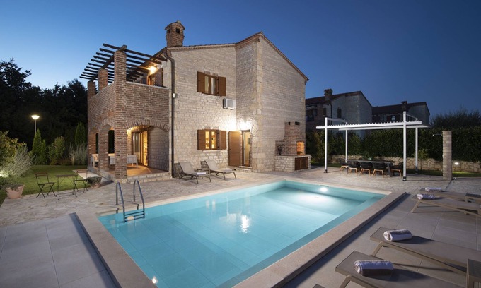 Butkovici Villa | Paradise Villa Istria con piscina, 4 dormitorios, patio verde