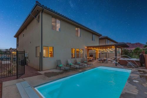 Santa Clara Casa | Paradise Village 94 Luxury Home with Private Hot Tub, Fire Pit, Huge Kitchen, and Resort Style Pool, Water Park and Lazy River