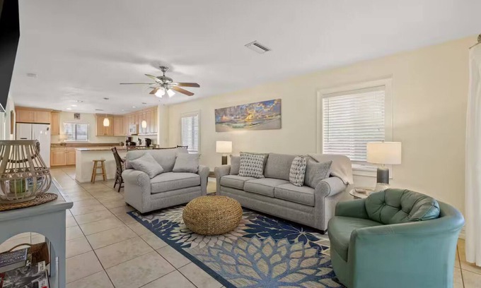 Laurel Casa | Paradise Way + Walk to Beach’s, Restaurants!