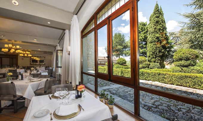 Centro histórico de Ávila Hotel | Parador De Avila